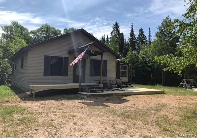 Homes for sale in Germfask, MI | 1647 W Edge Rd, Germfask, MI 49836 | MLS# 61008806