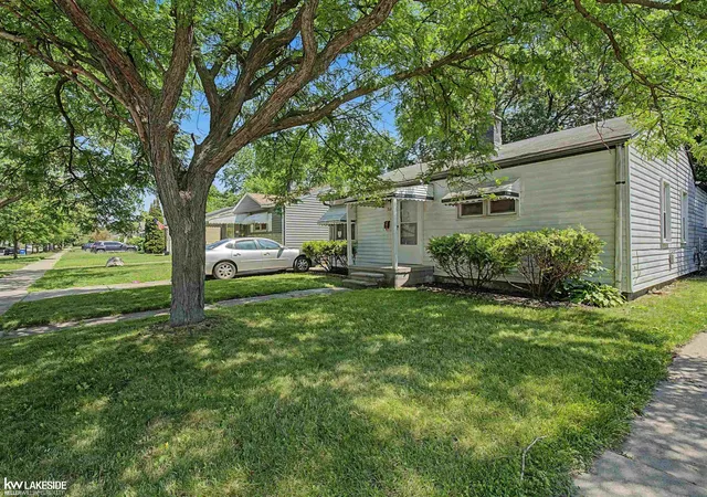 2nd image of 21106 Atlantic Ave, Warren, MI 48091 | MLS# 50213457