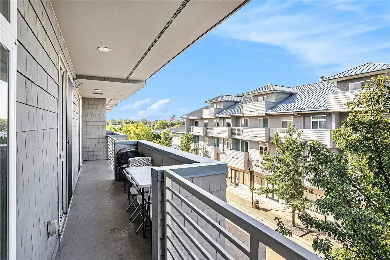Listing Photo 2 - Condo for sale in 530 Miller Dr located at 530 Miller Dr, Grand Haven, MI 49417 - Unit #308