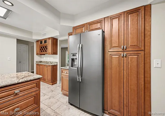 Homes for sale in Livonia, MI | 18733 Yorkshire Dr, Livonia, MI 48152 | MLS# 61007247