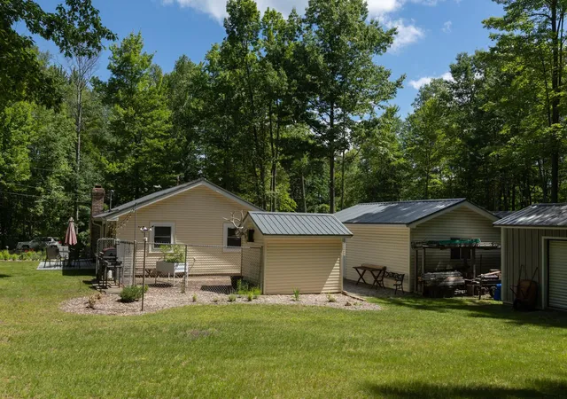 Homes for sale in Harrison, MI | 7692 Lakeview Dr, Harrison, MI 48625 | MLS# 80070430