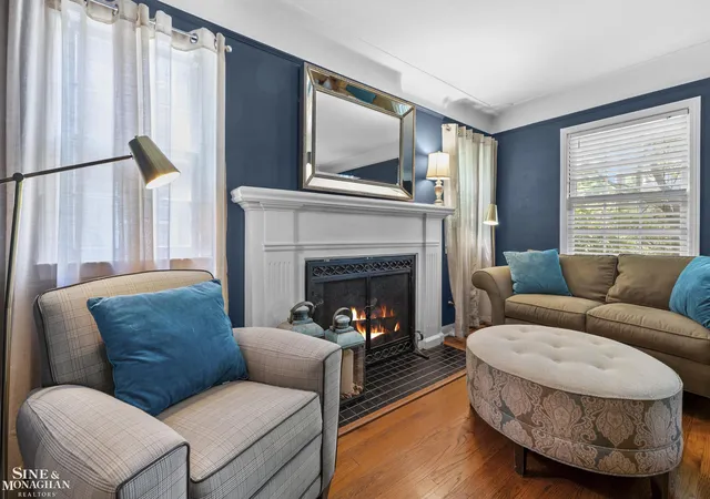 Homes for sale in Grosse Pointe Farms, MI | 433 Maison Rd, Grosse Pointe Farms, MI 48236 | MLS# 50213206