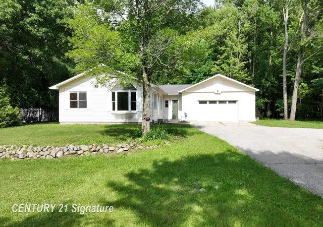 2nd image of 10293 Carr Rd, Saint Charles, MI 48655 | MLS# 50199071