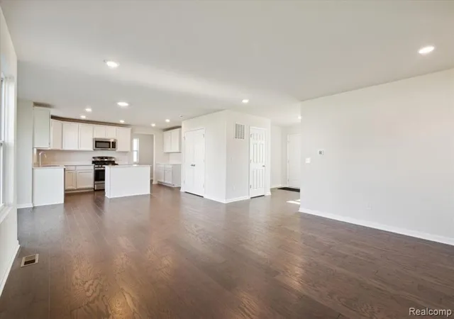 Photo 4 of Single family home for sale at 531 Cumberland Trl, Chelsea, MI 48118 | MLS# 61021318 | Listing updated on 2026-08-15