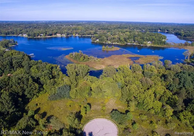 5th image of 4681 Roya Trl, Howell, MI 48843 | MLS# 60213588