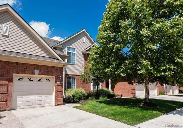 2nd image of 29509 Woodpark Cir, Warren, MI 48092 6307 | MLS# 61008129