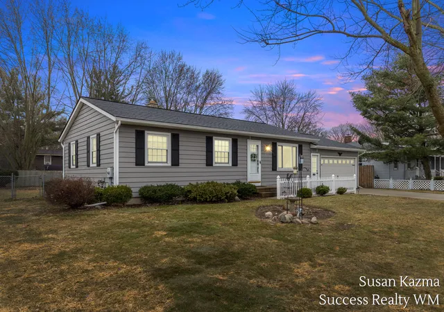 1st image of 1308 Brookridge, Grand Rapids, MI 49508 | MLS# 70518306