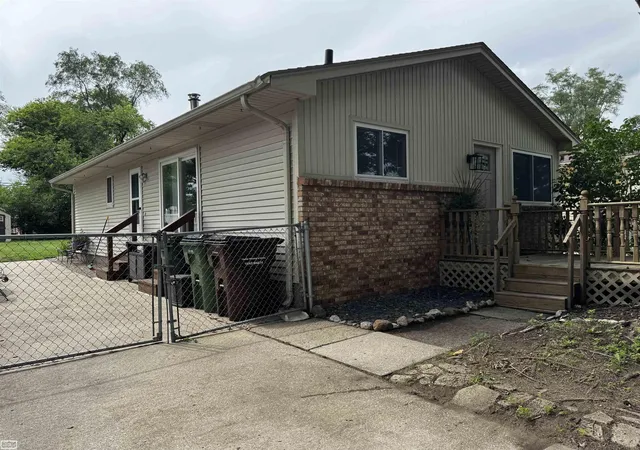 Homes for sale in Utica, MI | 47473 Greenview Rd, Utica, MI 48317 | MLS# 50213025