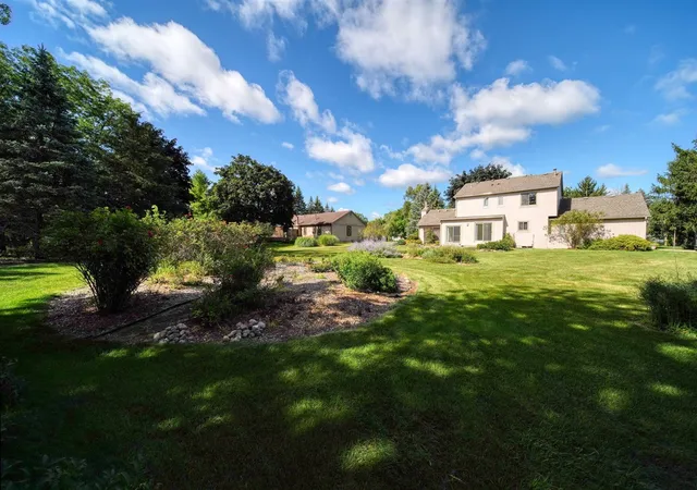 Photo 3 of Single family home for sale at 5685 E Silo Ridge Dr, Ann Arbor, MI 48108 | MLS# 70554757 | Listing updated on 2026-09-16