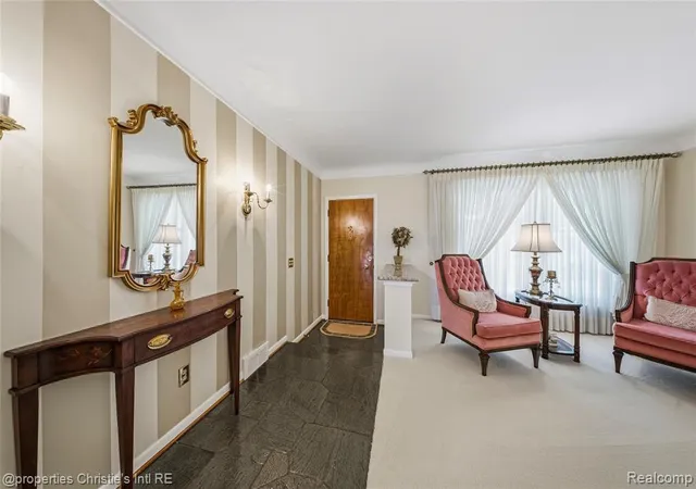 Homes for sale in Grosse Pointe Woods, MI | 713 Moorland Dr, Grosse Pointe Woods, MI 48236 | MLS# 61008681
