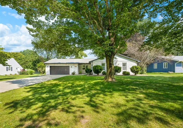 Photo 2 of Single family home for sale at 1016 Tomahawk Ln, Niles, MI 49120 | MLS# 70555333 | Listing updated on 2026-09-16