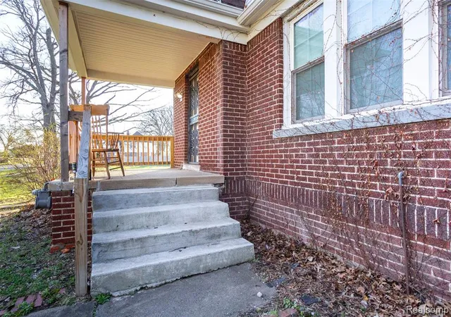 3rd image of 2261 Lawrence St, Detroit, MI 48206 | MLS# 60983242