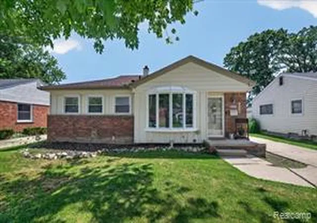 Homes for sale in Saint Clair Shores, MI | 23002 Carolina St, Saint Clair Shores, MI 48080 | MLS# 61009726
