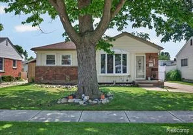 Homes for sale in Saint Clair Shores, MI | 23002 Carolina St, Saint Clair Shores, MI 48080 | MLS# 61009726