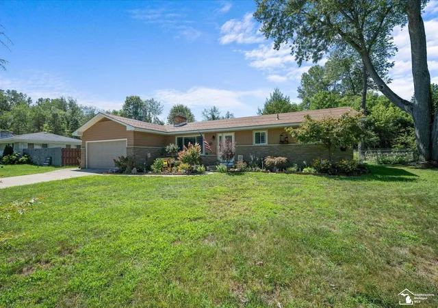 Photo 3 of Single family home for sale at 8417 Saratoga Dr, Lambertville, MI 48144 | MLS# 50219677 | Listing updated on 2026-09-03