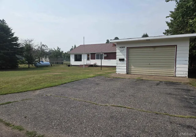 Photo 2 of Single family home for sale at 207 Pine St, Greenland, MI 49929 | MLS# 50216839 | Listing updated on 2026-09-25