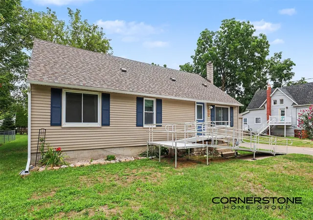 2nd image of 74 N Park St, Cedar Springs, MI 49319 | MLS# 70552062
