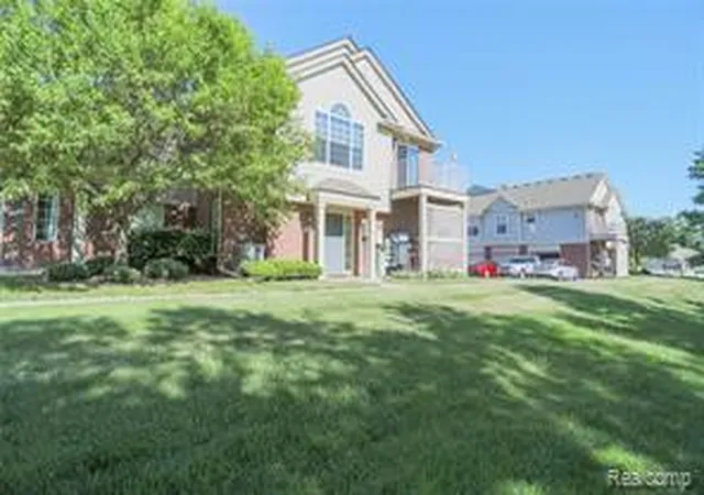 Homes for sale in Rochester, MI | 1859 Flagstone Cir, Rochester, MI 48307 | MLS# 60999257