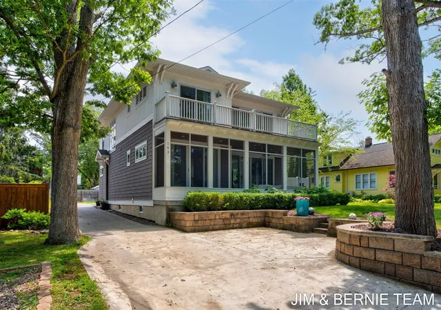 Homes for sale in Saugatuck, MI | 153 Elizabeth St, Saugatuck, MI 49453 | MLS# 70529729