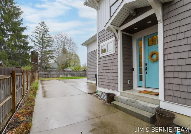 Homes for sale in Saugatuck, MI | 153 Elizabeth St, Saugatuck, MI 49453 | MLS# 70529729
