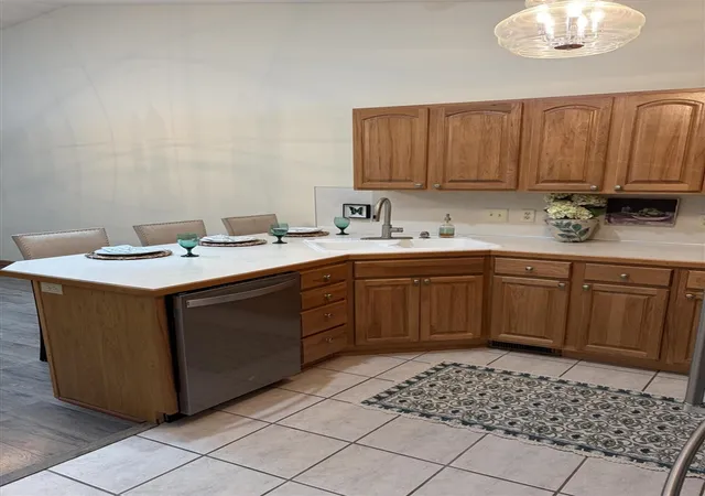 5th image of 828 Highbanks Dr, Allegan, MI 49010-1697