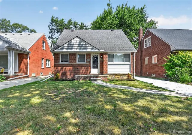 2nd image of 19951 Country Club Dr, Harper Woods, MI 48225 1621 | MLS# 61023464