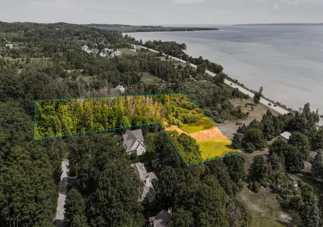 Homes for sale in Suttons Bay, MI | 5368 S West Bay Shr, Suttons Bay, MI 49682 | MLS# 80061371