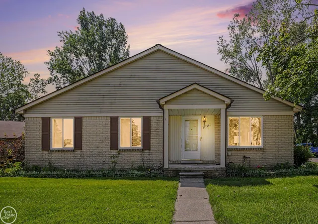Photo 1 of Condo for sale at 31796 Breezeway Dr #25, Chesterfield, MI 48047 | MLS# 50214769 | Listing updated on 2026-09-02