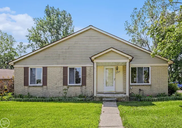 Photo 2 of Condo for sale at 31796 Breezeway Dr #25, Chesterfield, MI 48047 | MLS# 50214769 | Listing updated on 2026-09-02