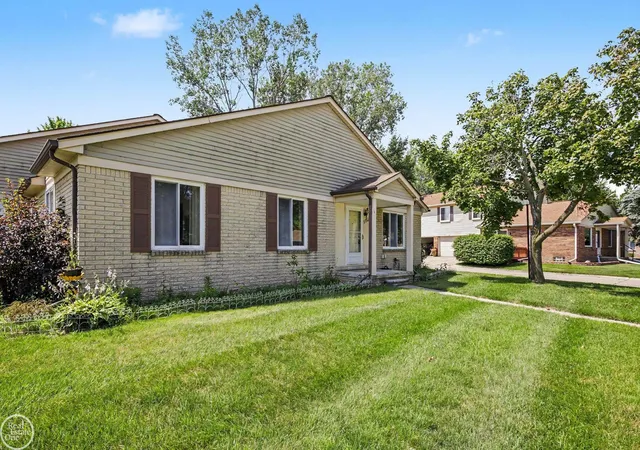 Photo 3 of Condo for sale at 31796 Breezeway Dr #25, Chesterfield, MI 48047 | MLS# 50214769 | Listing updated on 2026-09-02