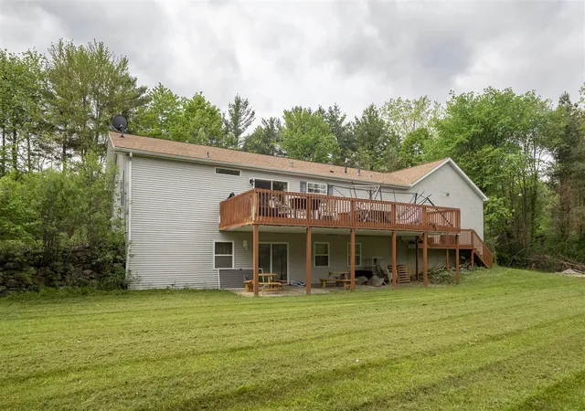 3rd image of 32940 Fish Hatchery Rd, Kalamazoo, MI 49009 | MLS# 70534256