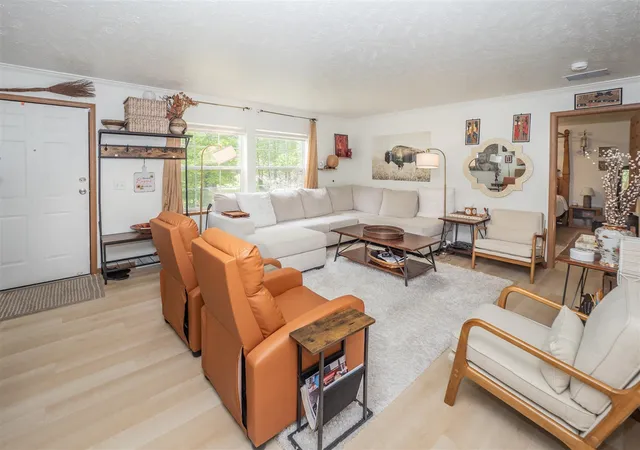 4th image of 32940 Fish Hatchery Rd, Kalamazoo, MI 49009 | MLS# 70534256