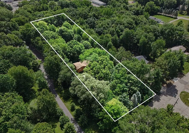 Homes for sale in Portage, MI | 8455 Oakside St, Portage, MI 49002 | MLS# 70543627