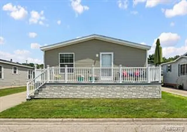 Homes for sale in Shelby Township, MI | 49770 Elk Trl, Shelby Township, MI 48315 | MLS# 61009319