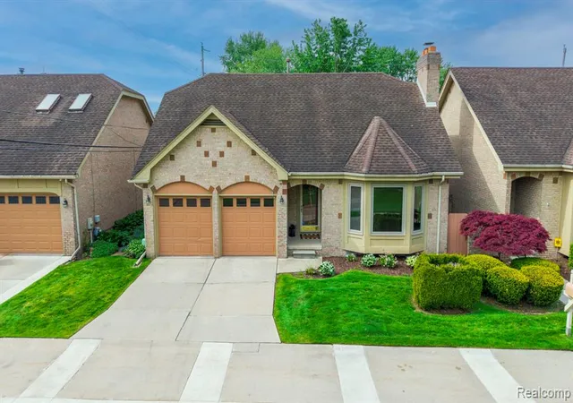 Photo 2 of Sale Pending at 22560 Van St, Saint Clair Shores, MI 48081 | MLS# 61008764 | Listing updated on 2026-07-31