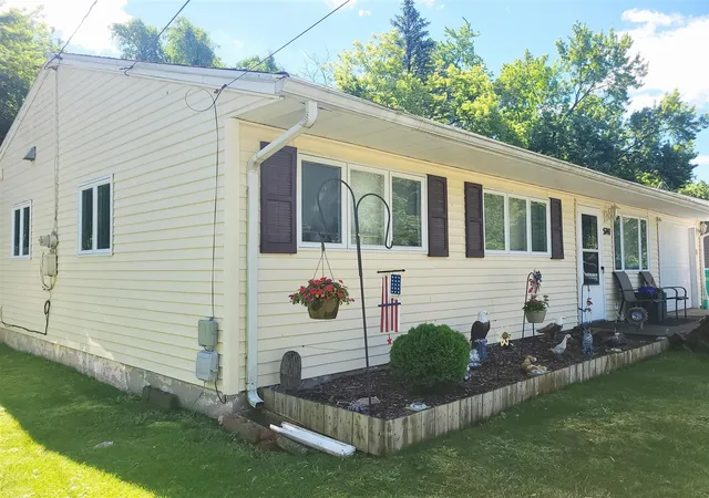 Photo 2 of Single family home for sale at 5741 Roanoke St, Portage, MI 49024 | MLS# 70538695 | Listing updated on 2026-07-22