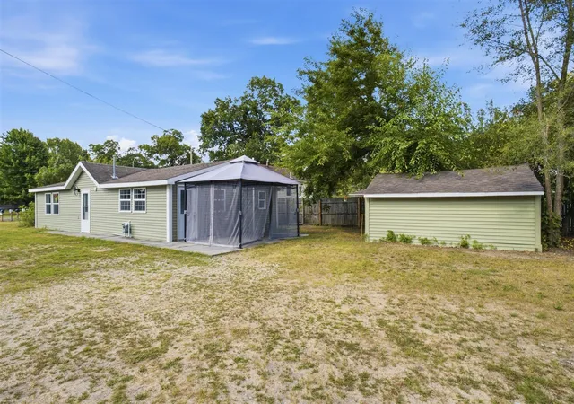 Photo 3 of Sale Pending at 5286 Hall Rd, Muskegon, MI 49442 | MLS# 70549989 | Listing updated on 2026-08-25
