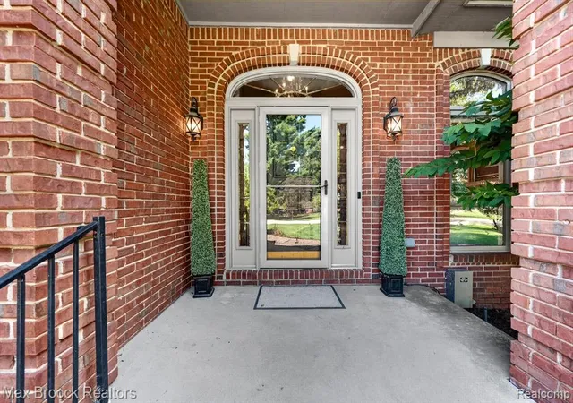 2nd image of 27261 Apple Tree Ln, Franklin, MI 48025 | MLS# 61022053