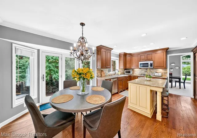 4th image of 27261 Apple Tree Ln, Franklin, MI 48025 | MLS# 61022053