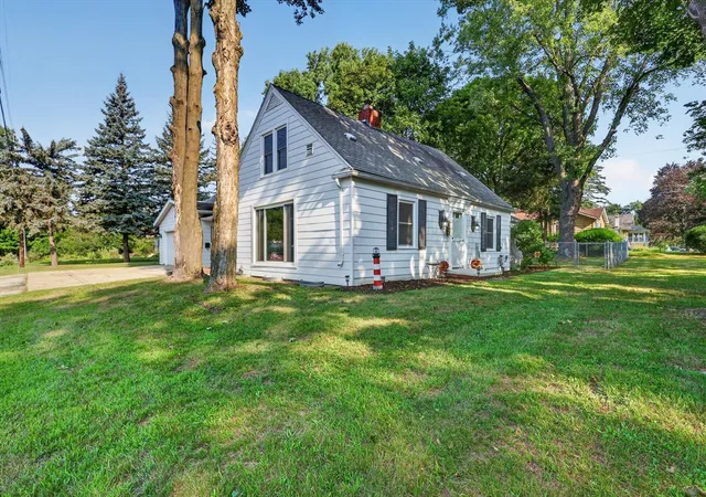 Photo 2 of Single family home for sale at 539 Coolidge Ave, Kalamazoo, MI 49006 | MLS# 70554034 | Listing updated on 2026-09-02