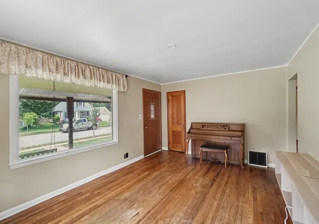 3rd image of 2106 Tennessee St, Midland, MI 48642 | MLS# 50218303