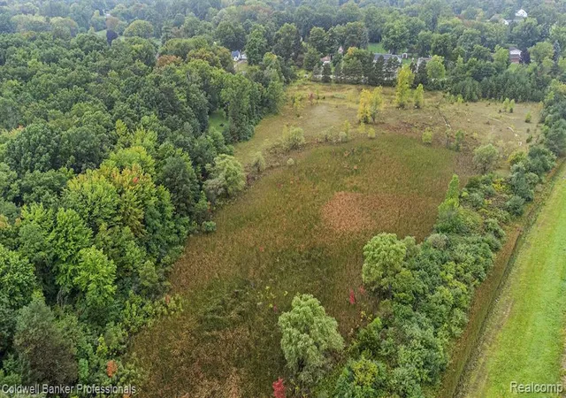 3rd image of 1001 S Vassar Rd, Davison, MI 48423 | MLS# 60998675
