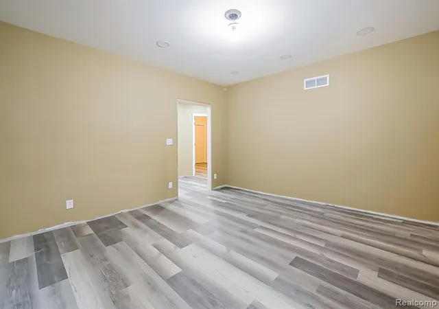 Photo 3 of Multi family home for sale at 895 Blaine St, Detroit, MI 48202 1937 | MLS# 61001019 | Listing updated on 2026-10-21