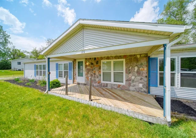 Homes for sale in Brooklyn, MI | 120 Kathy Ln, Brooklyn, MI 49230 | MLS# 70533196