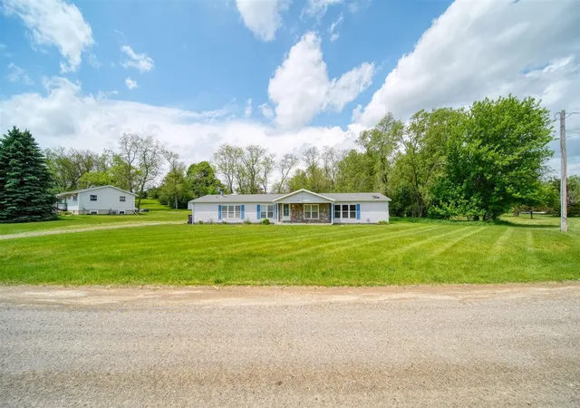 Homes for sale in Brooklyn, MI | 120 Kathy Ln, Brooklyn, MI 49230 | MLS# 70533196