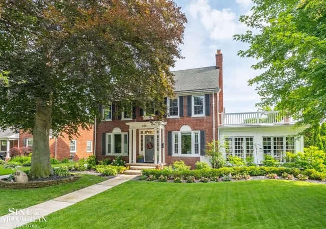 Homes for sale in Grosse Pointe Woods, MI | 580 Hampton Rd, Grosse Pointe Woods, MI 48236 | MLS# 50213819