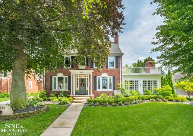 Homes for sale in Grosse Pointe Woods, MI | 580 Hampton Rd, Grosse Pointe Woods, MI 48236 | MLS# 50213819