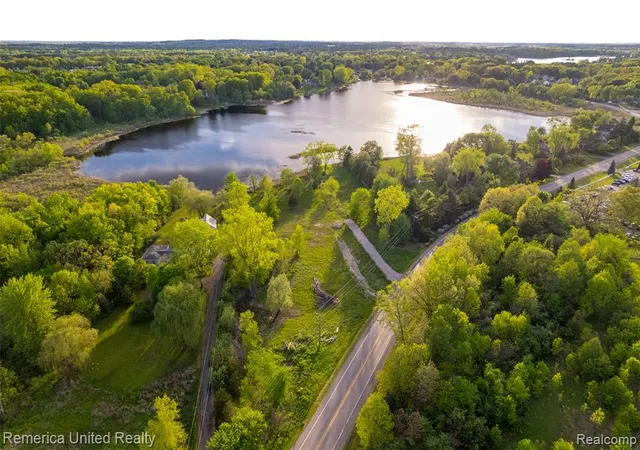 1st image of Lot 17 Vl Golf Club, Howell, MI 48843 | MLS# 60995521