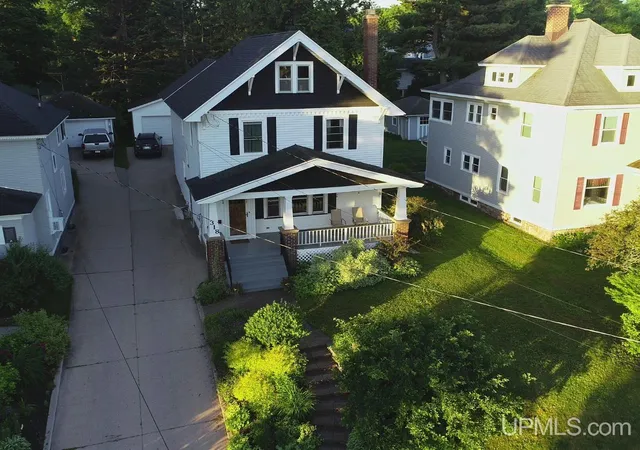 Homes for sale in Marquette, MI | 318 E Crescent St, Marquette, MI 49855 | MLS# 50213366