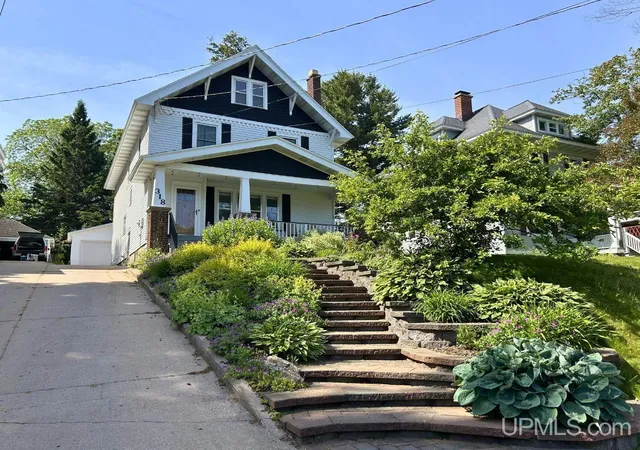 Homes for sale in Marquette, MI | 318 E Crescent St, Marquette, MI 49855 | MLS# 50213366